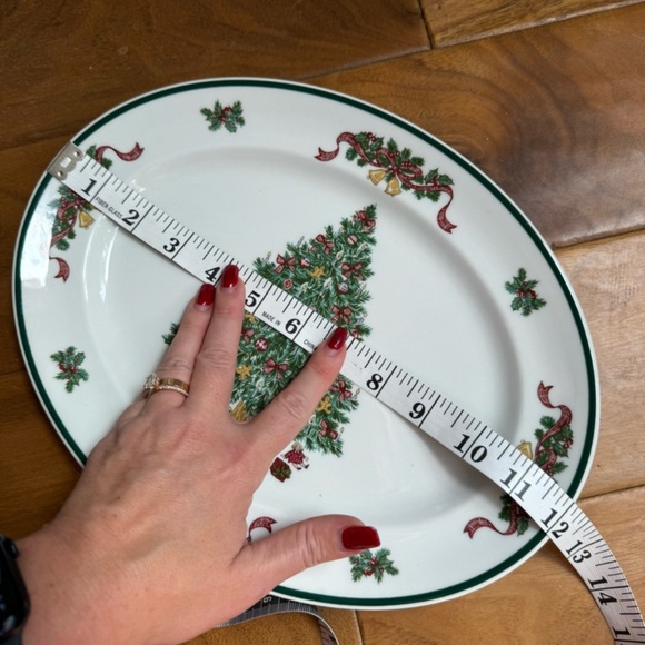 Johnson Brothers Victorian Christmas 12 Inch Platter England 1883 - Picture 6 of 8